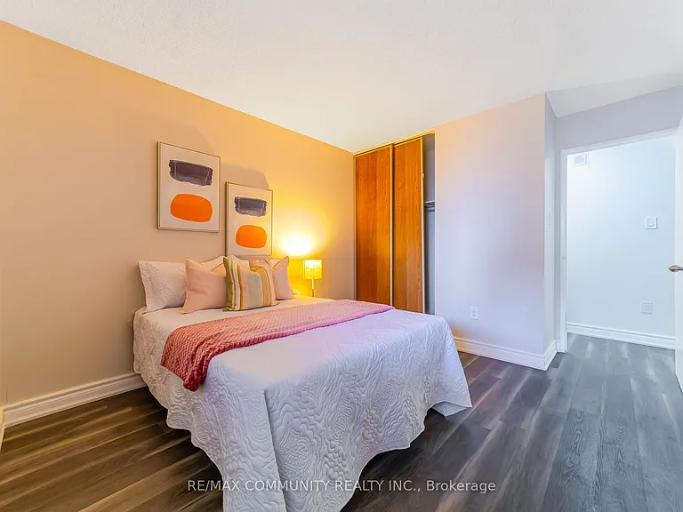 3380 Eglinton Ave E #511 — Photo 24