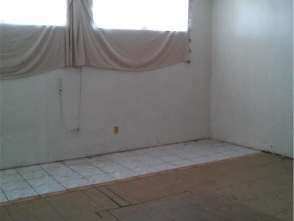 5th image of 1017 N Wilmington Blvd