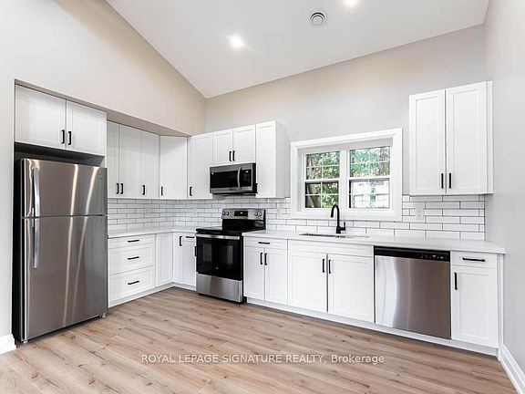 3rd image of 309 Cranbrook Dr