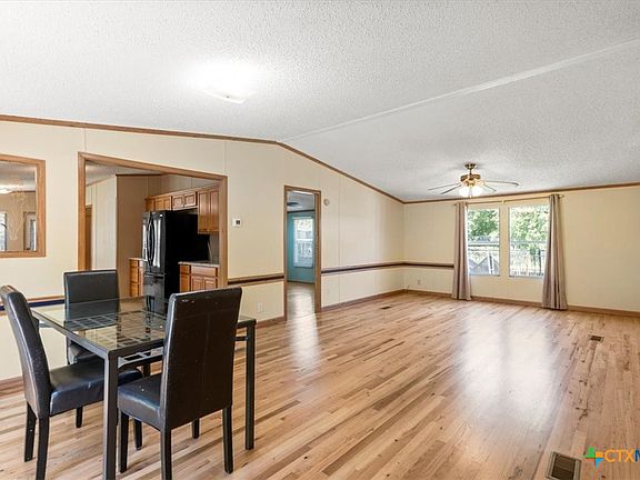 3rd image of 208 Purser St