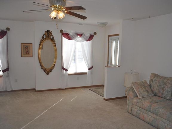 3rd image of 610-102 E Market St
