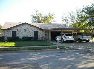 537 Normandy Ln, Saginaw, TX 76179
