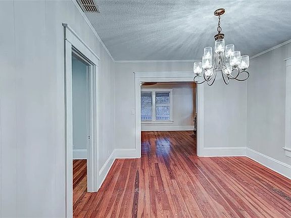 5th image of 1104 Myrtle Ave