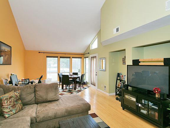 5th image of 24 Timber Ridge Dr #14