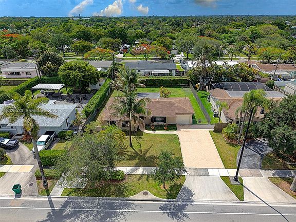2nd image of 9000 Caribbean Blvd