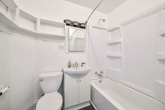 223 N 4th St #3 — Photo 9
