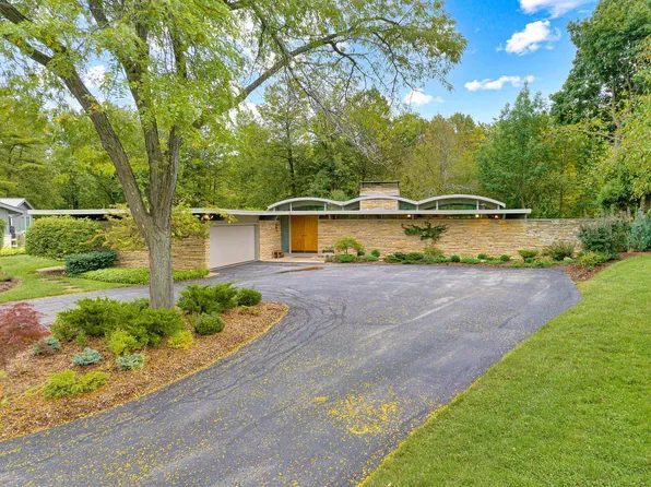 9580 North Regent ROAD, Bayside, WI 53217