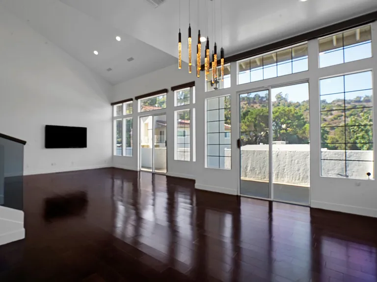 3832 Shannon Rd — Photo 15