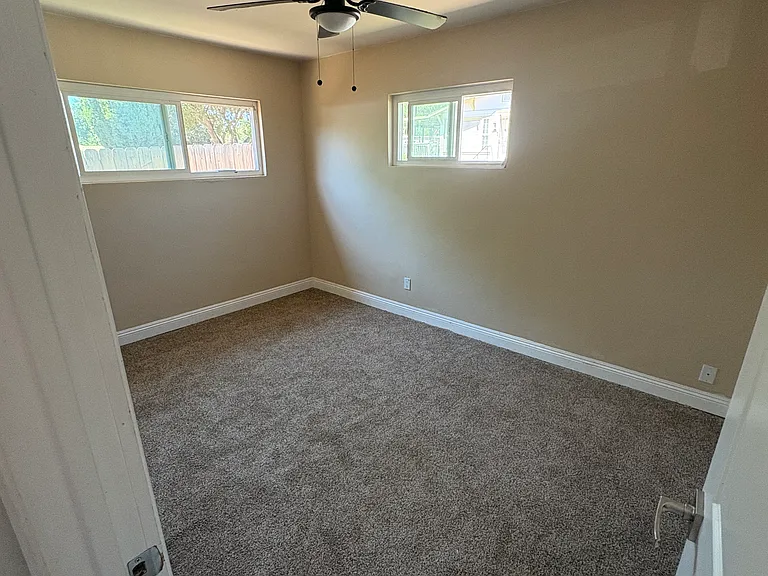 1222 Willowside Ter — Photo 15