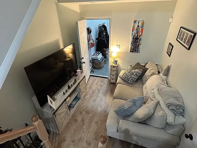 428 Pierce St — Photo 3