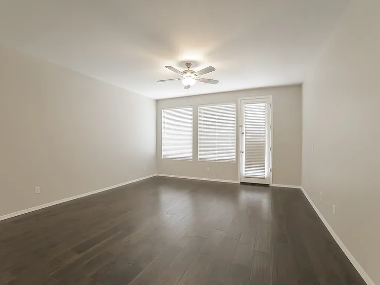 4439 W Apollo Rd — Photo 7