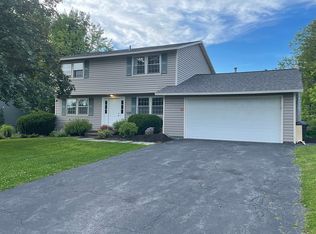 4365 Forestbrook Dr, Liverpool, NY 13090