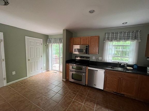 3rd image of 111 Beach Rd Unit 20
