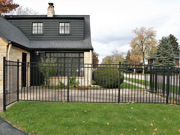 4th image of 900 Sherwood Pl
