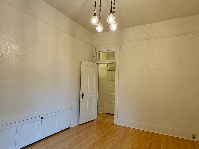 112 N 2nd St #4 — Photo 6
