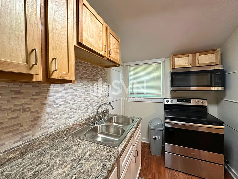 160 Stonewall Pl #D — Photo 2