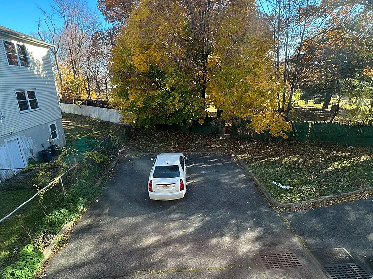 28 Kent St #3 — Photo 11