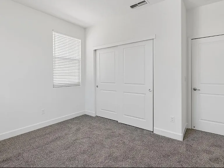 532 E Isidoro Ave — Photo 9