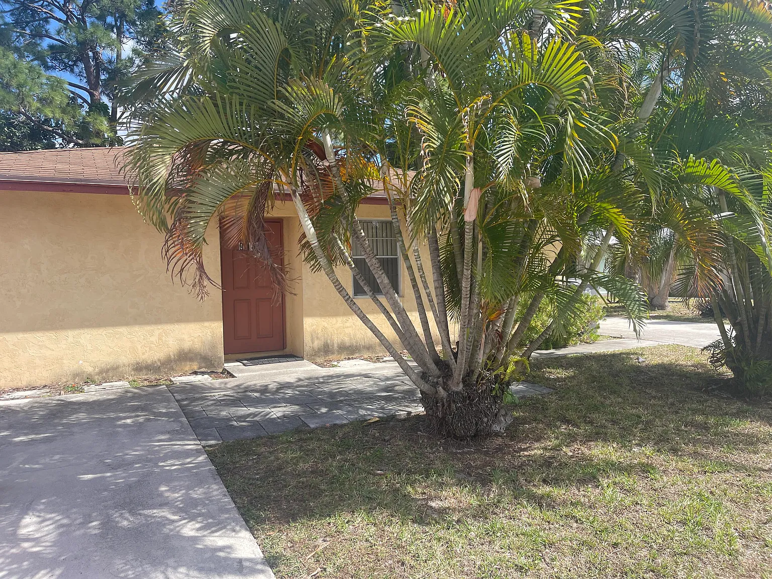 2 bed, 1.0 bath, 1161 sqft, $2,200 — Photo 2