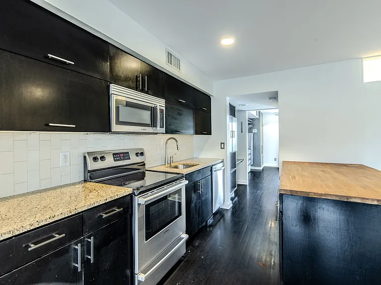 904 West Ave #204 — Photo 5