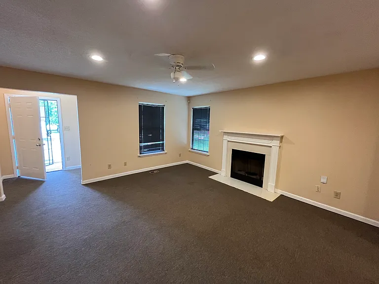 1864 Cedar Ave — Photo 4