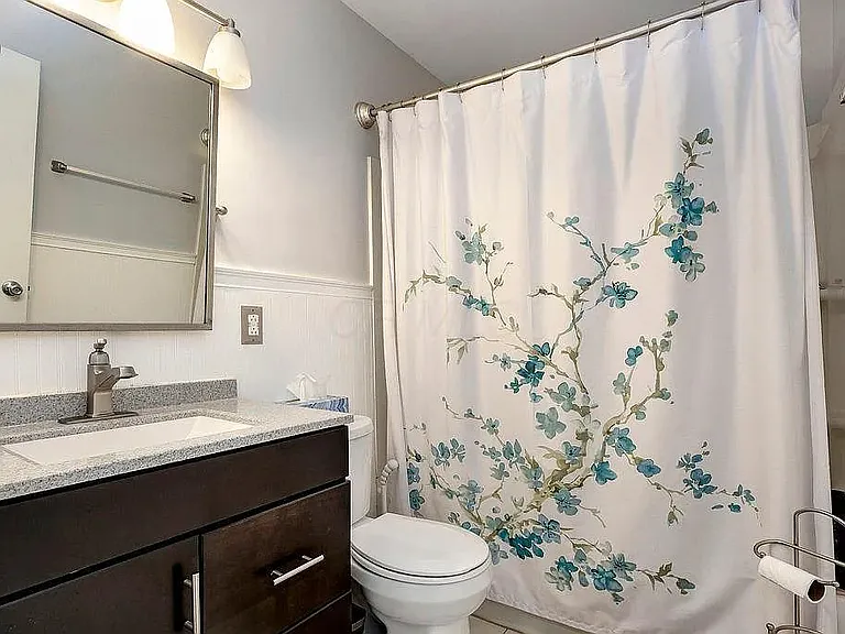 615 Palace Ln — Photo 7