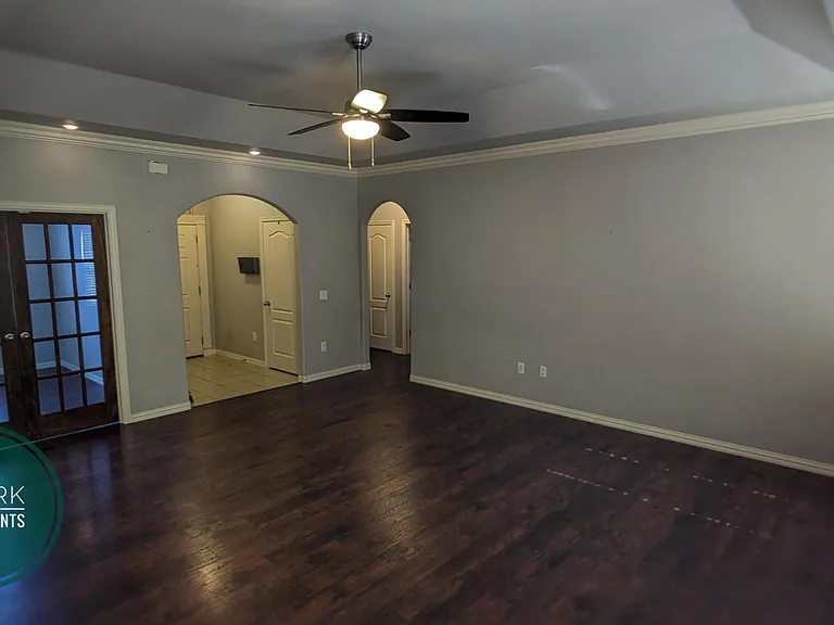 608 SW Wallstone Rd — Photo 11
