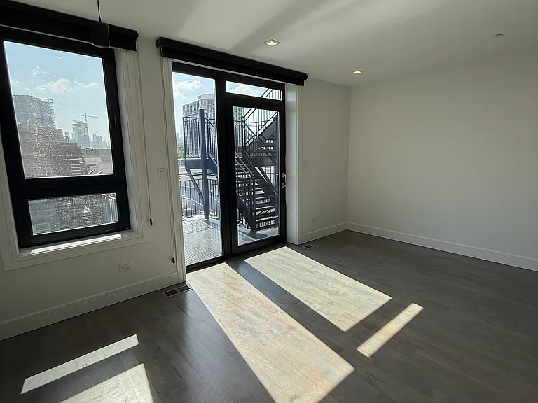 719 N Elizabeth St #3N — Photo 28