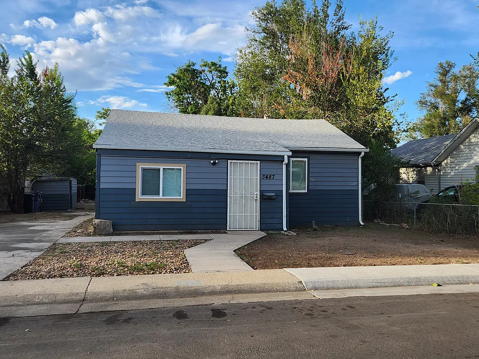 3487 W Center Ave