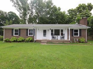 90 Torry Ln, Stuarts Draft, VA 24477