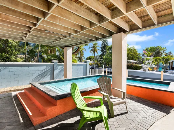 275 30th St, Marathon, FL 33050