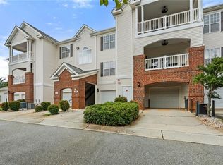 319 College Rd UNIT 301, Greensboro, NC 27410