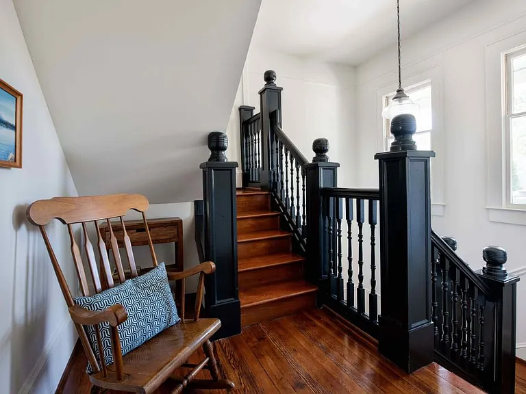 416 Augusta Ave SE — Photo 14