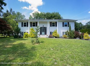 2002 Holbrook St, Oakhurst, NJ 07755
