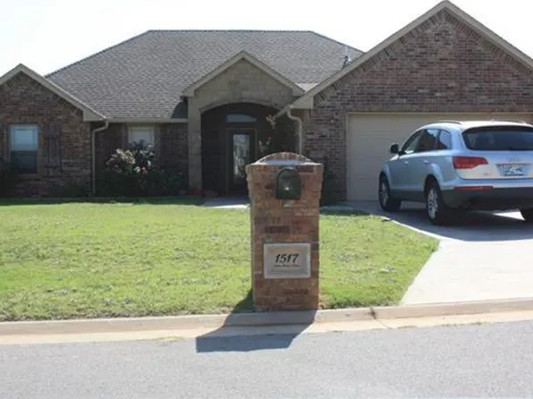1517 NE Stonehouse Dr, Elgin, OK 73538