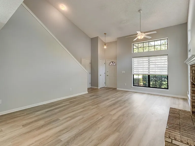 2406 Pirates Bay Dr — Photo 12