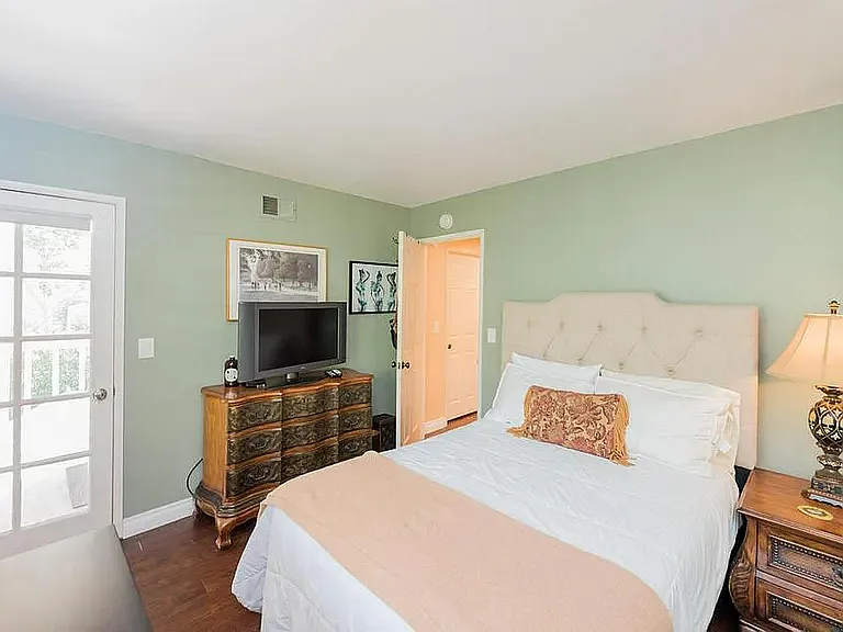 724 Valley Dr — Photo 19