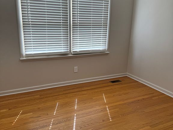 3rd image of 107 Bel Aire Dr