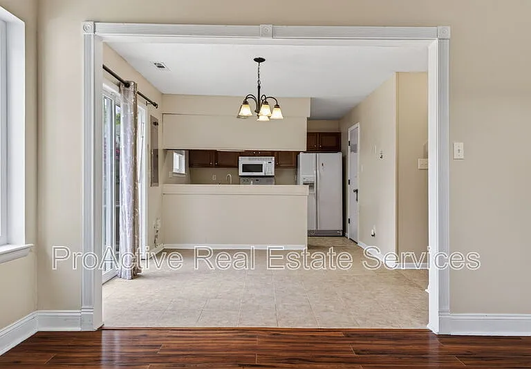 5025 Halwell Dr — Photo 8
