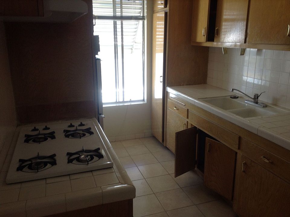 1st image of 12928 Moorpark St APT 5