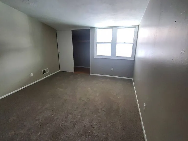 8827-9281 S Woodland Dr — Photo 5