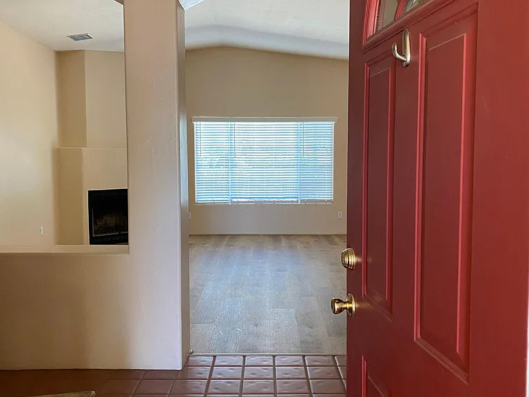 3041 E Loretta Dr — Photo 5
