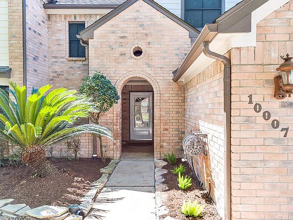 4th image of 10007 Churchill Way Dr