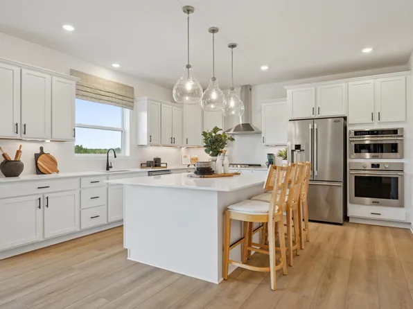 2694 Aspen Dr, Shakopee, MN 55379