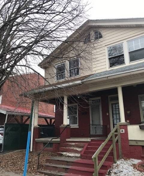 2nd image of 44 Arlington St