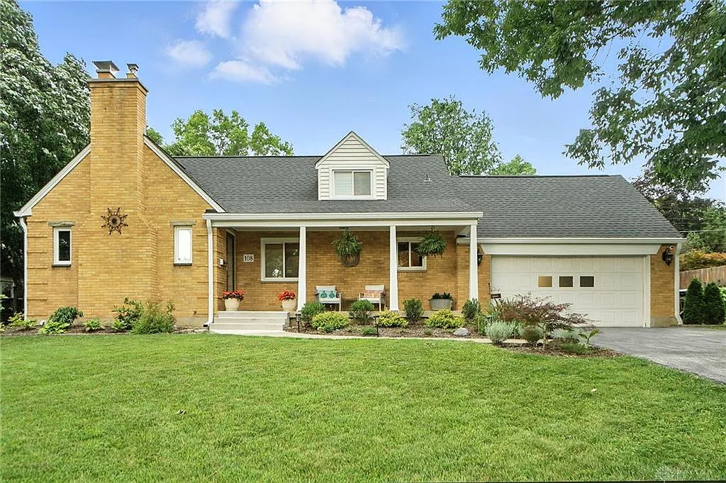 3 bed, 3.0 bath, 2860 sqft, $2,700 — Photo 1