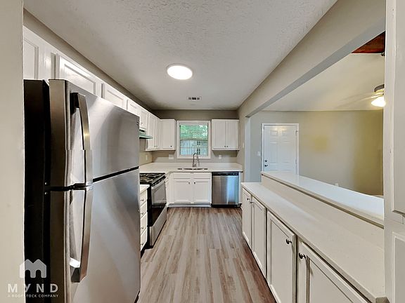 3rd image of 4385 Coopers Creek Dr SE