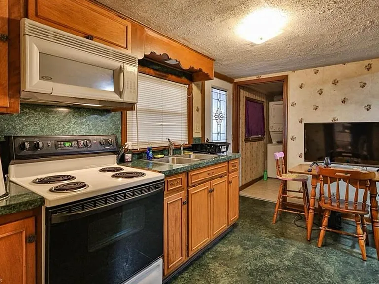 292 E Moorestown Rd #1 — Photo 4