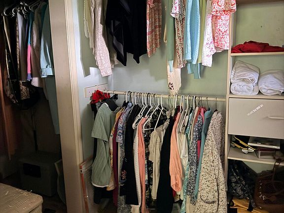 5th image of 3436 Mistletoe Ln