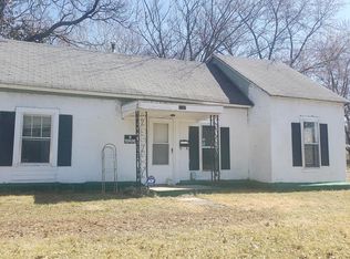 1102 N Tucker St, Pittsburg, KS 66762